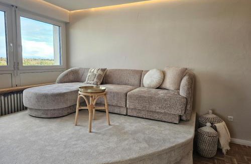Universitatsviertel Apartment | Stylish Forest View - Apartment