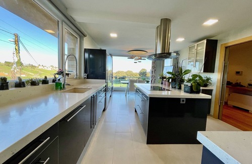 Maono Villa | Stylish Host -Deluxe Villa close to beaches and Santander