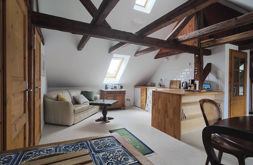 Hosterwitz Apartment | Stylish listed house. With sauna, fitness studio and a small garden. Bathing pond.