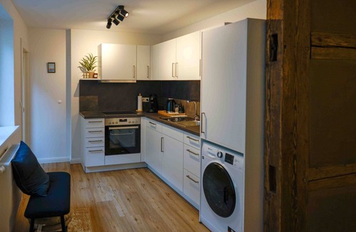 Coburg Apartment | Stylish, modern old building apartment in the city