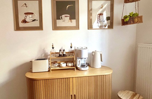Bad Konigshofen Apartment | Stylish vacation apartment with modern kitchen & comfortable bathroom