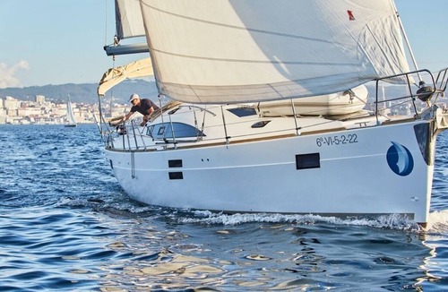 Vigo Boat Rental | Sun-Kissed Sailing Adventure in Vigo, Galicia