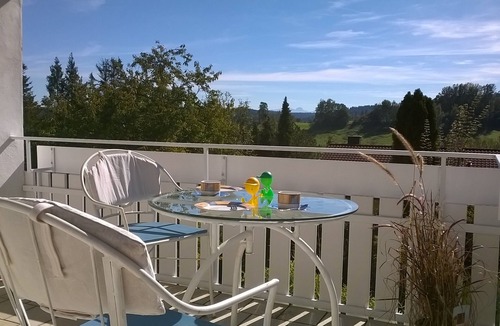 Ebersberg District Apartment | Sun oasis on a hillside between Munich, Tegernsee, Chiemsee, Exhibition Munich