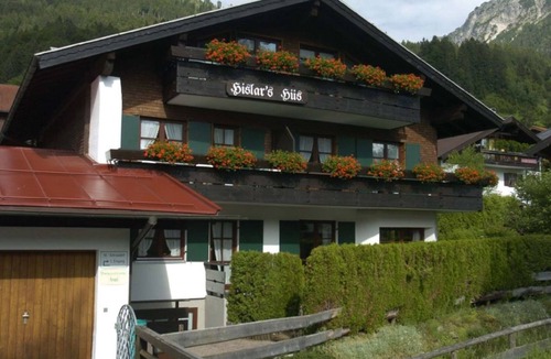 Oberstdorf Apartment | Sunny 2-room apartment with south/west-facing balcony. Summer mountain railway ticket included