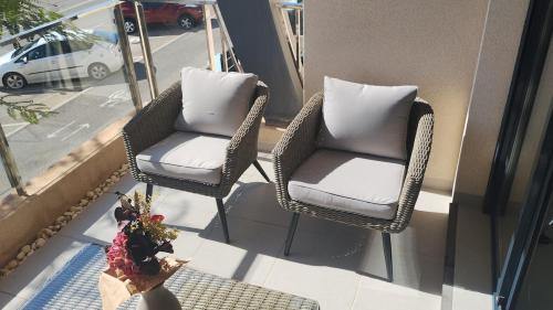 Pueblo Latino Apartment | Sunny apartment 5 minutes to Mil Palmeras Beach