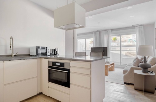 Lista Apartment | Sunny Lista 2BR w/Doorman, by Blueground