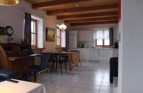 Lenggries Apartment | Sunny, quiet, central location, suitable for allergic persons. Car Port, balcony.