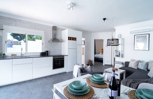 Chimenea Apartment | Sunny Vista Chimenea by Casasol