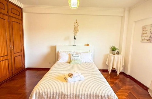 Corroios House | Superhost Stay Spacious Double Rooms near Lisbon and Beaches