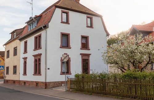 Obernburg Apartment | Superior apartment with balcony overlooking the inner courtyard in Obernburg am Main