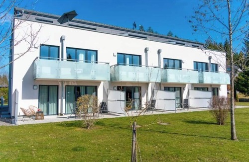 Titisee-Neustadt Apartment | T3 2-room garden lounge apartment