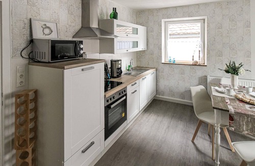 Ipsheim Apartment | Take a relaxing break in the charming farmhouse in the Middle Franconian wine country.