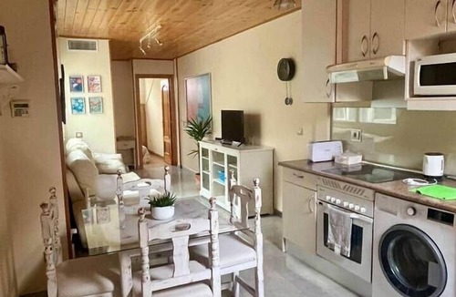 Prosperidad Apartment | Terrace, bright, and centrally located