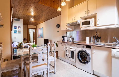 Prosperidad Apartment | Terrace, bright, and centrally located
