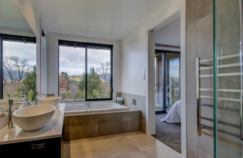 Lake Hayes Villa | Terrace Lodge by Sotheby's Luxury Rental Homes