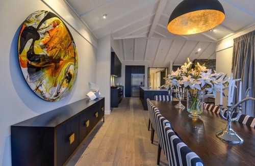 Lake Hayes House | Terrace Lodge - Stunning views of Lake Hayes