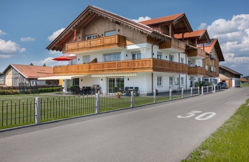 Schwangau Apartment | The 3-room apartment is located on the 1st floor.