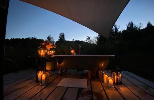 Closeburn Villa | The Box Car with Outdoor Private Bath