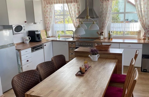 Gruenenbach Apartment | "The Dirndl Queen" apartment in the Allgäu for 7 guests 110sqm