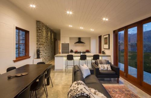 Lake Hayes Villa | The Homestead on Wilding by Sotheby's Luxury Rental Homes