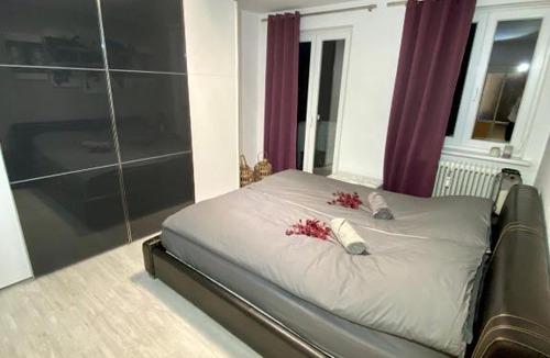Munchner Freiheit Apartment | The Paleo's