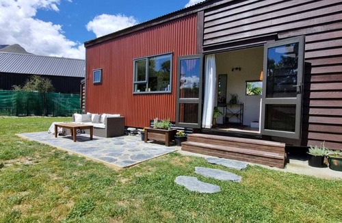 Glenorchy Cabin | The Santuary, spacious Tiny home nestled in the mountains