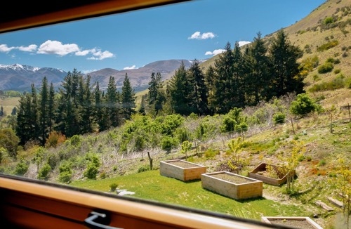 Lake Hayes Apartment | The Sicilian Loft | Modern | Close to Wineries