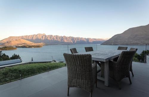 Fernhill Villa | The Views and Spa by Staysouth