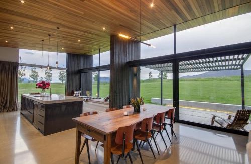 Arrow Junction Villa | The Woolstore Luxury Holiday Home by MajorDomo