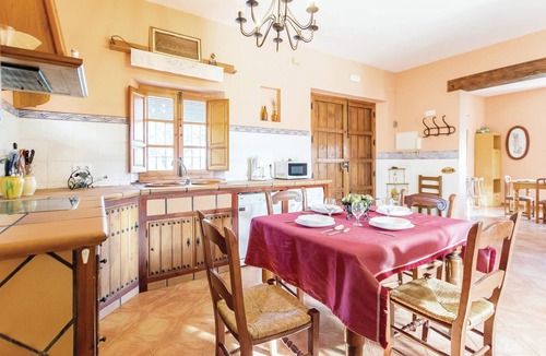 Antequera House | This Andalusian vacation home in the countryside near Antequera, close to the Costa del Sol, is loca