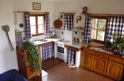 Tigaday House | This comfortable, well-loved vacation home has a spectacular panoramic view