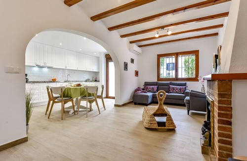 Casas de Torrat Ski Chalet | THOMAS, Bungalow for 6 people and swimming pool,free wifi