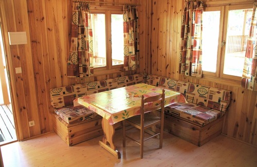 La Puebla de Roda House | Tidy bungalow with a covered terrace, in the Aragon region