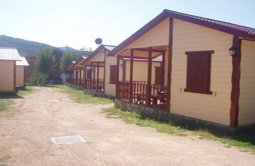 La Puebla de Roda House | Tidy bungalow with a covered terrace, in the Aragon region