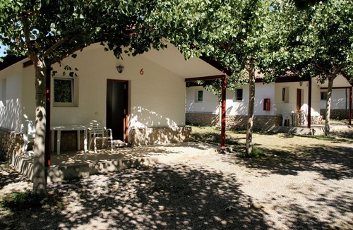 La Puebla de Roda House | Tidy bungalow with a covered terrace, in the Aragon region