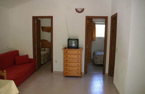 La Puebla de Roda House | Tidy bungalow with a covered terrace, in the Aragon region