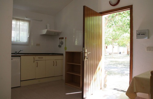 La Puebla de Roda House | Tidy bungalow with a covered terrace, in the Aragon region