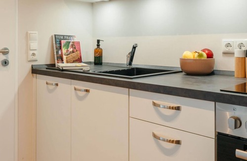 Ratzeburg Apartment | Tien Stuuv, Dusche, Bad, WC, 1 Schlafzimmer - Übermsee