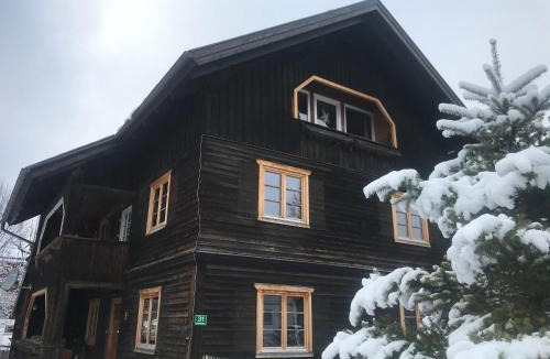 Tannheim Apartment | Tiroler Knusperhäuschen