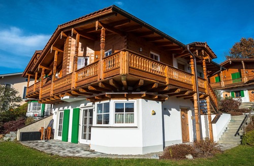 Haarbach Apartment | To feel good - apartment with sun terrace - at the golf course * with WLAN for free *