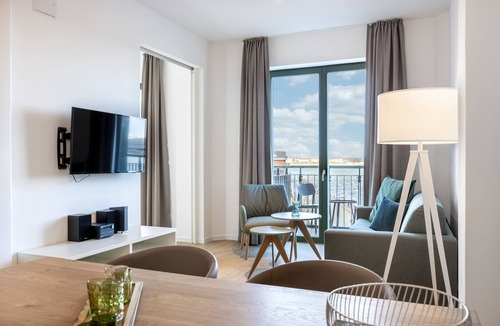 Wismar Apartment | Tolles Hafenapartment mit Balkon und Wunderschönem Ausblick auf das Hafenleben