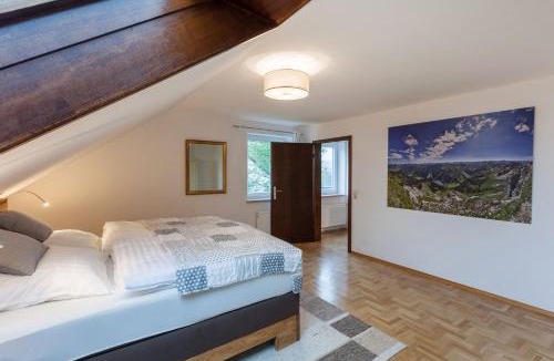 Isny im Allgaeu Apartment | Top 98 qm Ferienwohnung im Allgäu, Balkon und Parkplatz