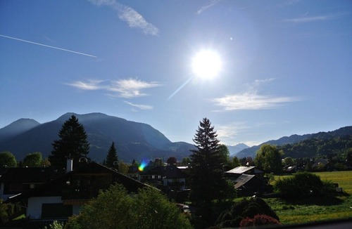 Garmisch-Partenkirchen Apartment | Top floor apartment in a prime location with a magnificent view