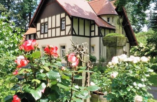 Bielatal Apartment | Top-Notch Apartment with a Tower Pool & Sauna in the Woods