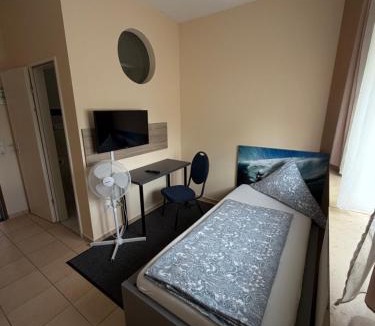 Fuerth Hostel | Top of Hostel &Serviced Aparts SEBO Pension