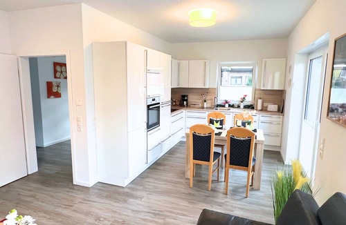 Apeldorn House | "Topaz" Meppen Single storey Carport Terrace Free WiFi 2 bedrooms Kitchen NEW