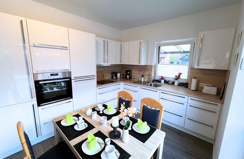 Apeldorn House | "Topaz" Meppen Single storey Carport Terrace Free WiFi 2 bedrooms Kitchen NEW