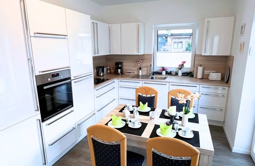 Apeldorn House | "Topaz" Meppen Single storey Carport Terrace Free WiFi 2 bedrooms Kitchen NEW