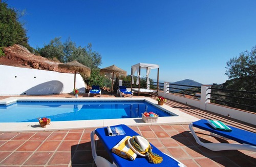 Comares Villa | Torcal 1 - Magnificent Villa for 8 People, Heated Pool, A/C, WIFI, Pet friendly!
