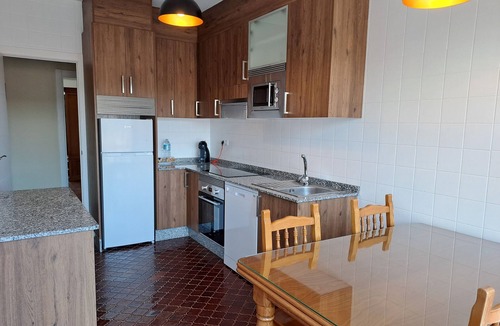 Boiro Apartment | Torre Plaza 5. A spacious apartment in Boiro, beaches and terraces.